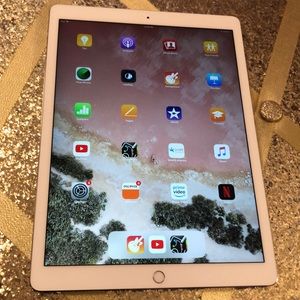 Apple Ipad! Used for college don’t need anymore.